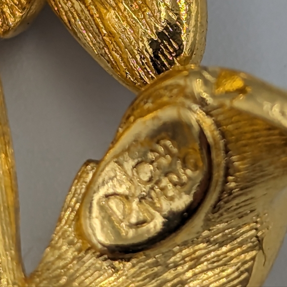 Vintage Articulated Gold-tone Brooch Orchid Enamel w green stone Joan Rivers - Picture 7 of 8